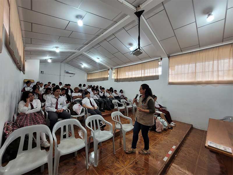 Prevention and health campaigns by Patitas Azules for the most vulnerable communities in Galapagos