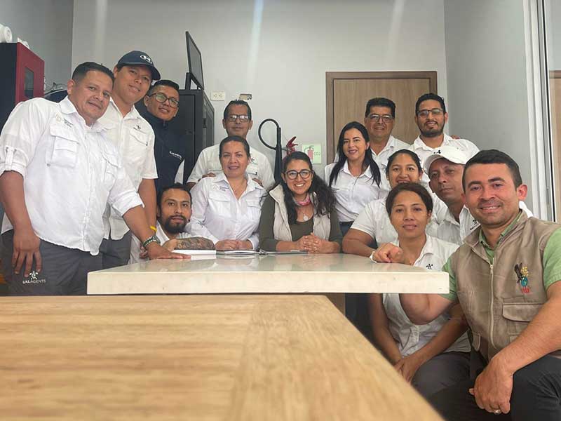 Prevention and health campaigns by Patitas Azules for the most vulnerable communities in Galapagos